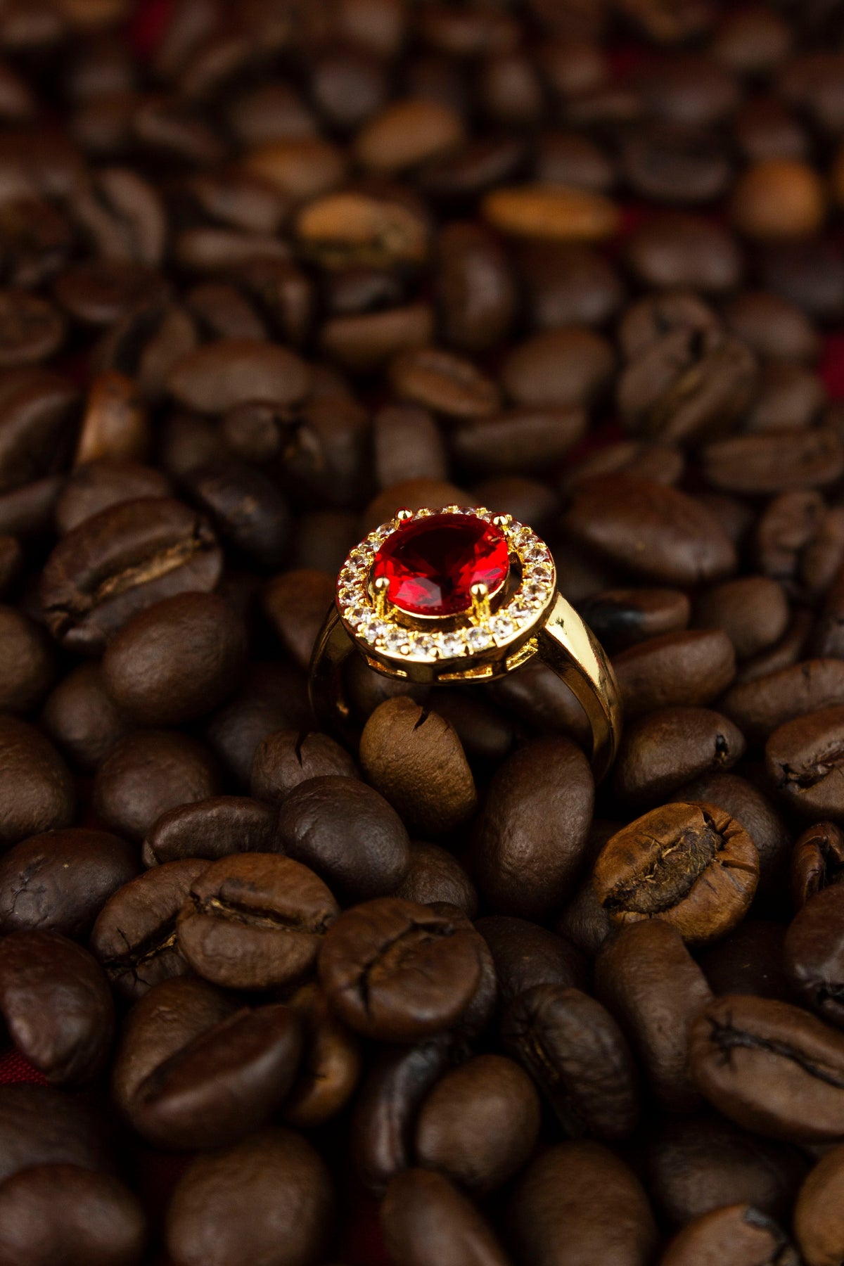 Special Round Ring - Red Diamond - One Carat Gold Plated